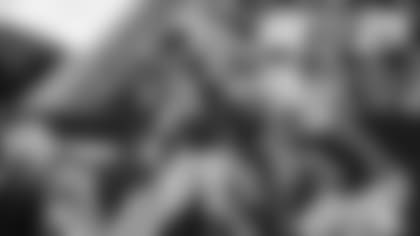 LB De'Vondre Campbell