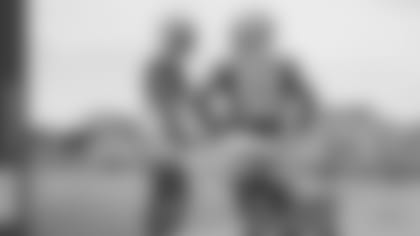 Linebackers Kamal Martin and Krys Barnes