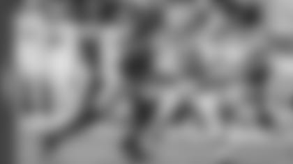 LB De'Vondre Campbell