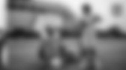 LB Justin Hollins, LB Eric Wilson