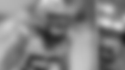 160916-five-key-matchups-matthews-kalil-600.jpg