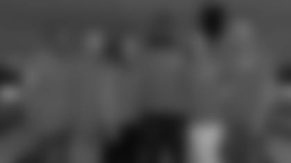 181220-celebrity-bowling-2560