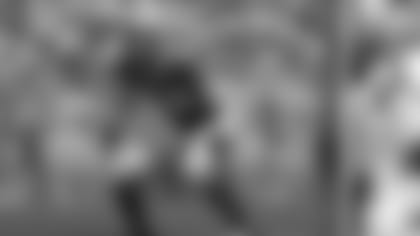 151011-five-key-matchups-players-matthews-gurley-600.jpg