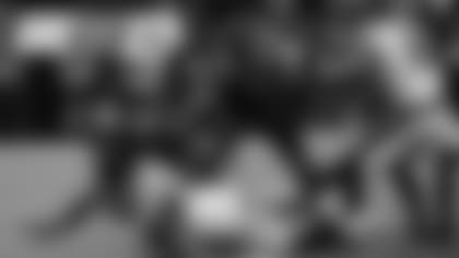 Pittsburgh Steelers QB Ben Roethlisberger is sacked by Minnesota Vikings defensive tackle Sheldon Richardson