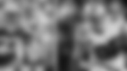 151211-five-key-matchups-players-hyde-witten-600.jpg