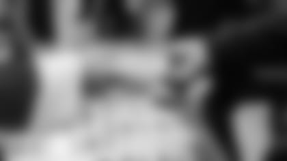 191230-touchdowns-for-hunger-release-2560