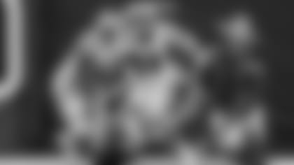 Sam Darnold rushes versus Texans