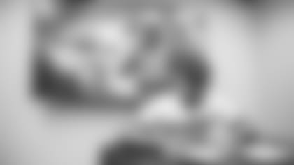 reggie_bonnafon_signs