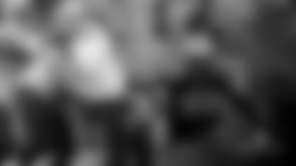 Kawann Short pressures Drew Brees in the pocket