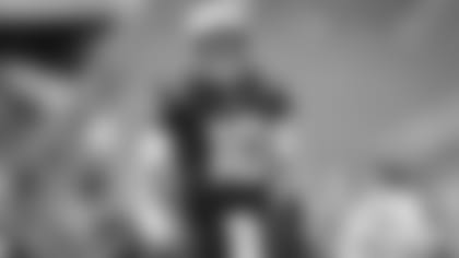 Patriots quarterback Mac Jones (10).