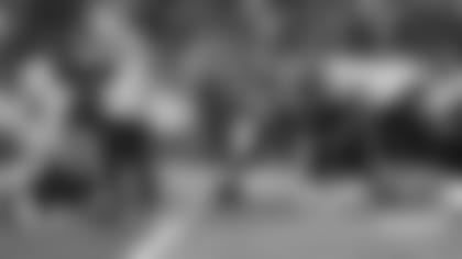 Patriots and Titans line up during a Wild Card playoff game during the 2019 season.