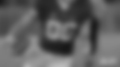 _0004_300-zach-ertz.jpg