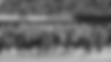 team-huddle-Gillette-Stadium