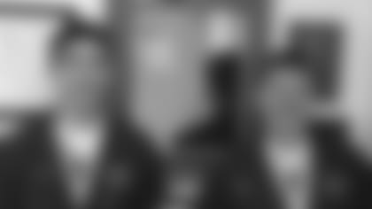 Keith Nguyen (left) and Brent Mullen (right) were selected as 2019 Patriots Difference Makers of the Week for their volunteer efforts at the New England Center and Home for Veterans.