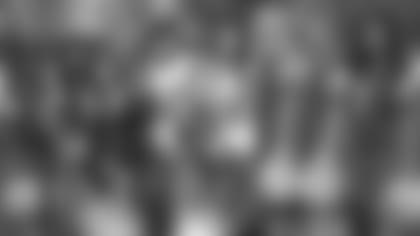 cheerleaders_with_fans_at_media_boot_camp.jpg