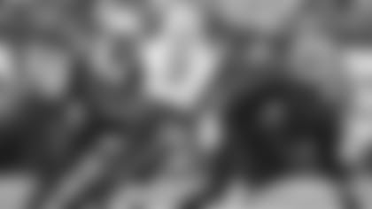 Patriots linebacker Matthew Judon (9) sacks New York Jets quarterback Zach Wilson.