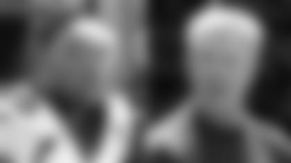 2500x1406-20190502-chris-harris-john-elway