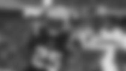 Patriots running back Brandon Bolden (25) runs for a touchdown against the New York Jets.