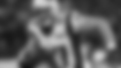 500x305-20121028-gronk2.jpg