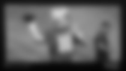 Patriots quarterback Mac Jones (10).