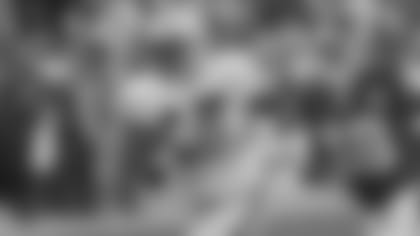 WR Denarius Moore runs after the catch and scores a touchdown, putting the Raiders up 10-3 in the 3rd quarter.