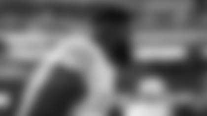 omameh-signing-52421-main-thumb