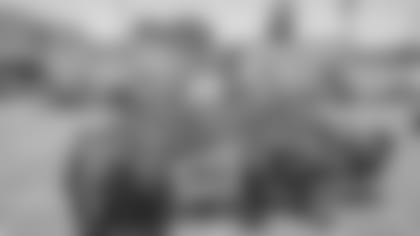 Los Angeles Rams playground build event at Figueroa Street Elementary, Friday, June 16, 2017, in Los Angeles, CA. (Jeff Lewis/Rams)