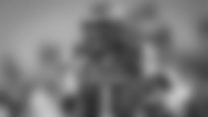 Kentucky quarterback Lynn Bowden Jr. runs for a touchdown during the first half of the NCAA college football game.