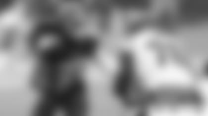 Titans LB Jadeveon Clowney