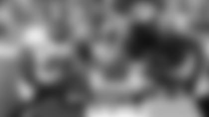 Left: Washington Redskins offensive tackle Trent Williams (71)(AP Photo/Phelan M. Ebenhack)
Right: Philadelphia Eagles offensive lineman Jason Peters (71) (AP Photo/Joe Robbins)