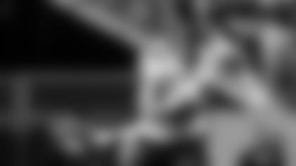 050319_MaxxWilliamsSignsWithArizona