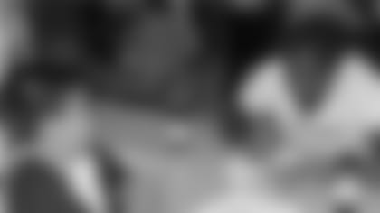 03_OffTheField_instory1.jpg