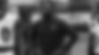 ILB Coach Zachary Orr