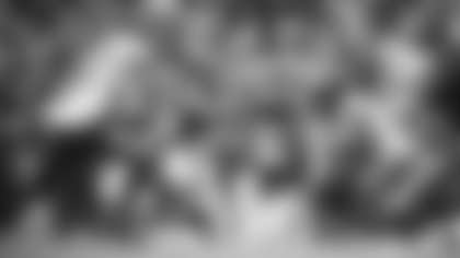 Running back Jaret Patterson moved through the Philadelphia Eagles during the Washington Football Team's Week 17 game on Jan. 2, 2022. (Karlee Sell/Washington Football Team)