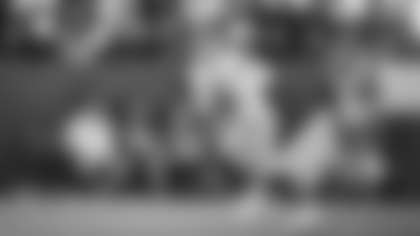 Kyle Allen scrambles for a 10-yard gain during the Washington Football Team's game against the Dallas Cowboys. (Emilee Fails/Washington Football Team)