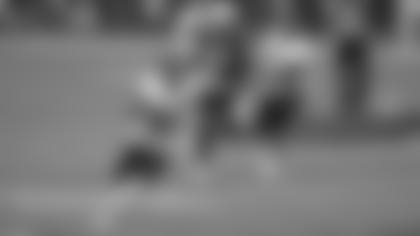 Running back J.D. McKissic sprints downfield during the Washington Football Team's game against the Arizona Cardinals on Sept. 24, 2020. (Elijah Walter Griffin Sr./Washington Football Team)