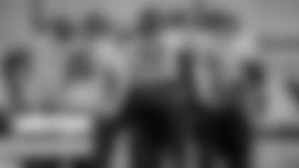 The Washington Football Team offense huddles during practice on Jan. 1, 2021. (Elijah Walter Griffin Sr./Washington Football Team)