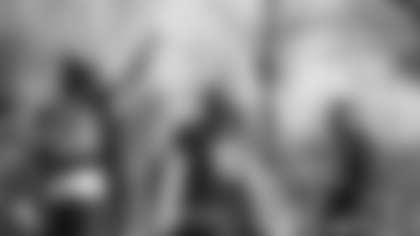 Thomas Davis Sr., Tim Settle and Cole Holcomb go through practice for the Washington Football Team on Nov. 24, 2020. (Elijah Walter Griffin Sr./Washington Football Team)