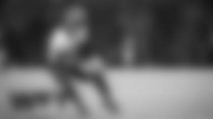 Washington Football Team receiver Terry McLaurin catches a pass during individual drills on Aug. 17, 2021. (Emilee Fails/Washington Football Team)