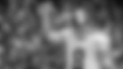 kirk_cousins_thumbs_up_615_255.jpg