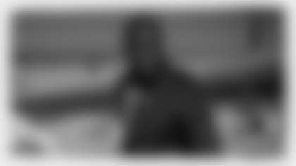 vernon-davis-travel_brush-centerpiece_edited-1