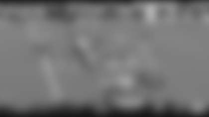 Dyami Brown reels in terrific back-shoulder grab on dime from Fitzpatrick