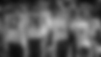 Kyle Allen gives a play to the offense during practice on Oct. 8, 2020. (Elijah Walter Griffin Sr./Washington Football Team)