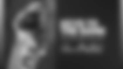 Antonio Gibson makes a catch during the Washington Football Team's practice on Nov. 24, 2021. (Karlee Sell/Washington Football Team)