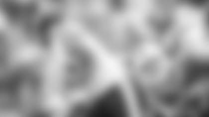 Running back Antonio Gibson carries the ball against the Buffalo Bills on Sept. 26, 2021. (Emilee Fails/Washington Football Team)