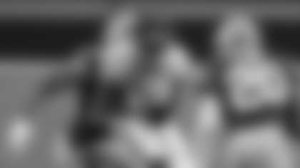 Washington Football Team wide receiver Terry McLaurin (17) catches the ball against San Francisco 49ers during an NFL football game, Sunday, Dec. 13, 2020, in Glendale, Ariz. (AP Photo/Jennifer Stewart)