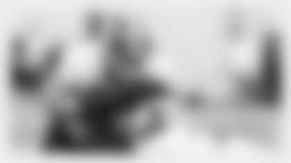 wes-martin_rookie_minicamp_brush-centerpiece