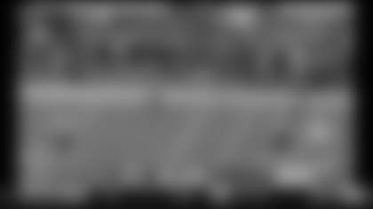 Sammis Reyes shows great concentration for first preseason catch