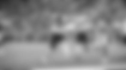 Antonio Gibson jogs in for an 18-yard touchdown during the Washington Football Team's 22-7 win over the New York Giants. (Emilee Fails/Washington Football Team)