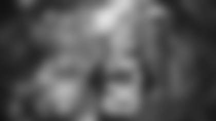 Washington Football Team cornerback Kendall Fuller makes a catch during individual drills in practice on Sept. 2, 2021. (Karlee Sell/Washington Football Team)